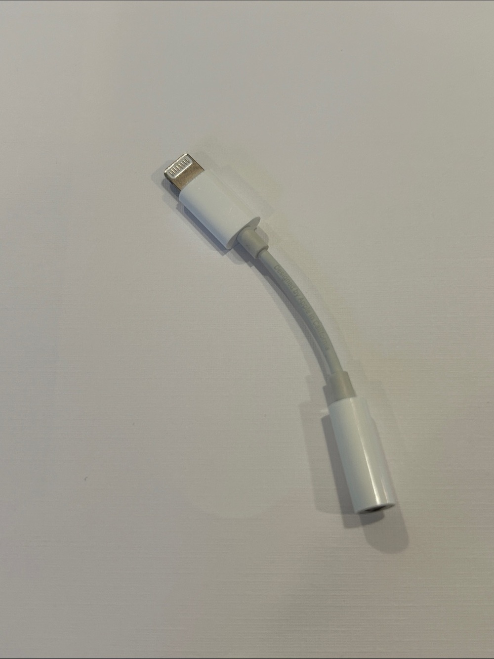 Apple lightning to 3.5 mm headphone jack adapter